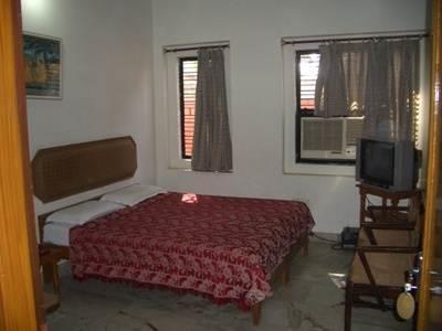Gaurav Boarding House Hotel Mathura Exterior photo